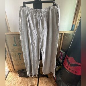 NWOT drawstring gauzy material pants. Gray.size XL